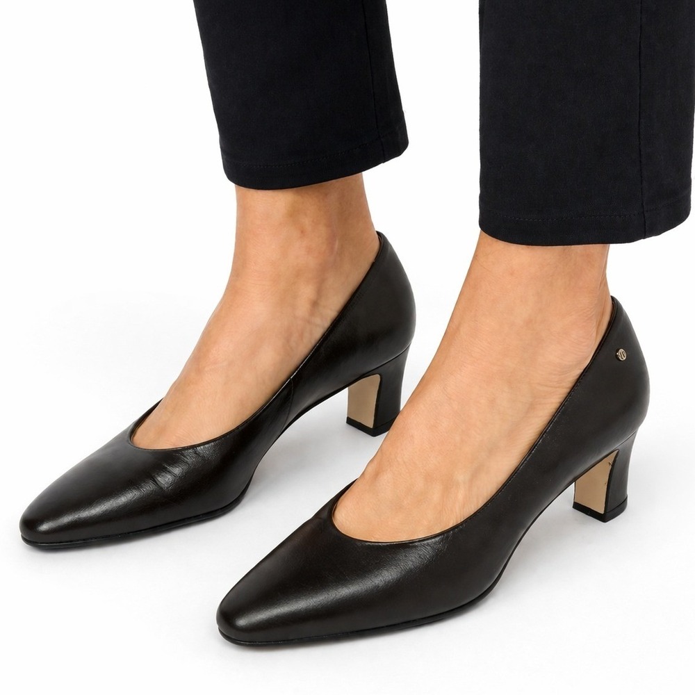 Etienne Aigner Taylor Shoes Womens 9 M Pump Brown Leather Slip On Block Heels